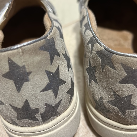 Vaneli Sport Odelet Silver Star Slip On Sneaker - Picture 9 of 9